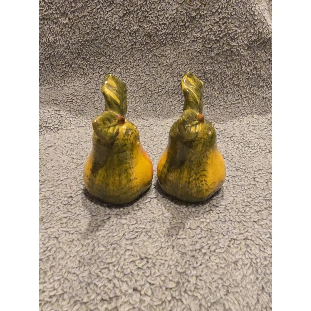 Vintage Green Pear Salt And Pepper Shakers Ceramic‎ Made In China